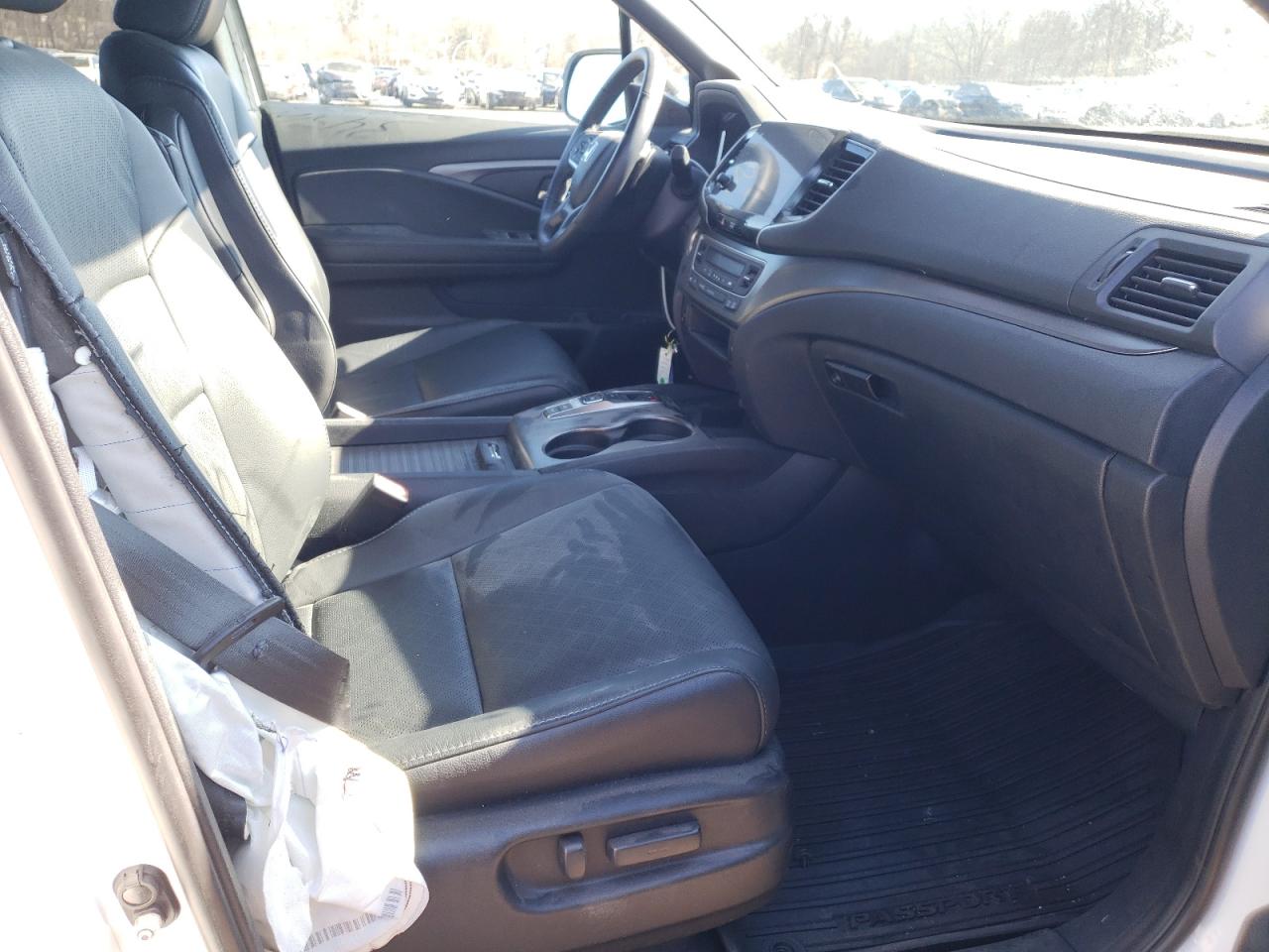 Photo 5 from auction – 2021 HONDA PASSPORT E with VIN 5FNYF8H50MB006811