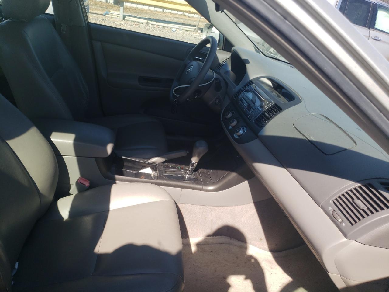 Photo 5 from auction – 2005 TOYOTA CAMRY LE with VIN 4T1BE32K85U072831