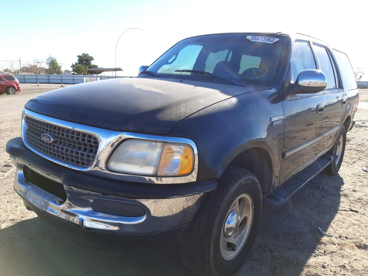 Photo 2 from auction – 1998 FORD EXPEDITION with VIN 1FMRU18W3WLA83422