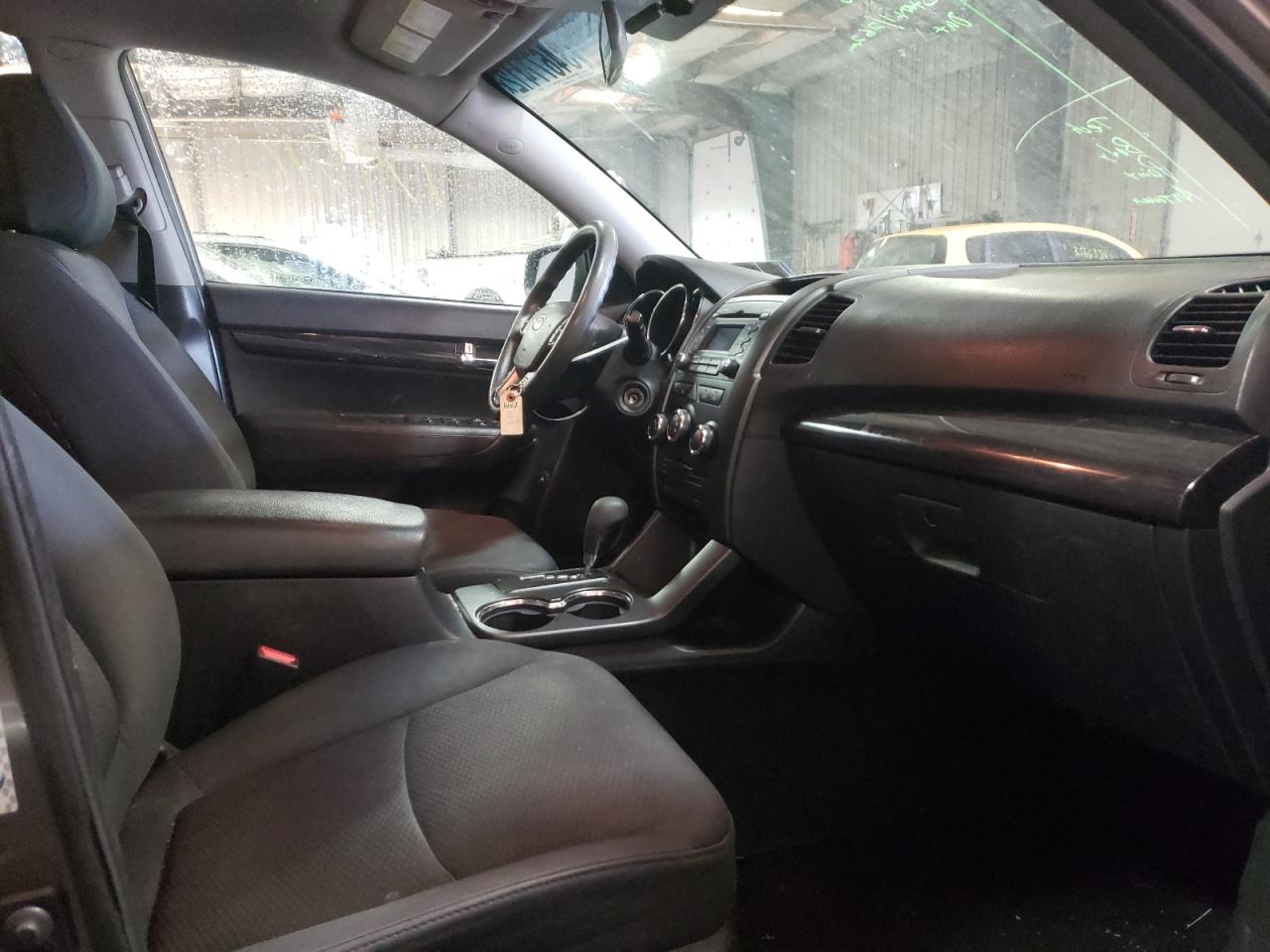Photo 5 from auction – 2011 KIA SORENTO BA with VIN 5XYKT3A11BG099062