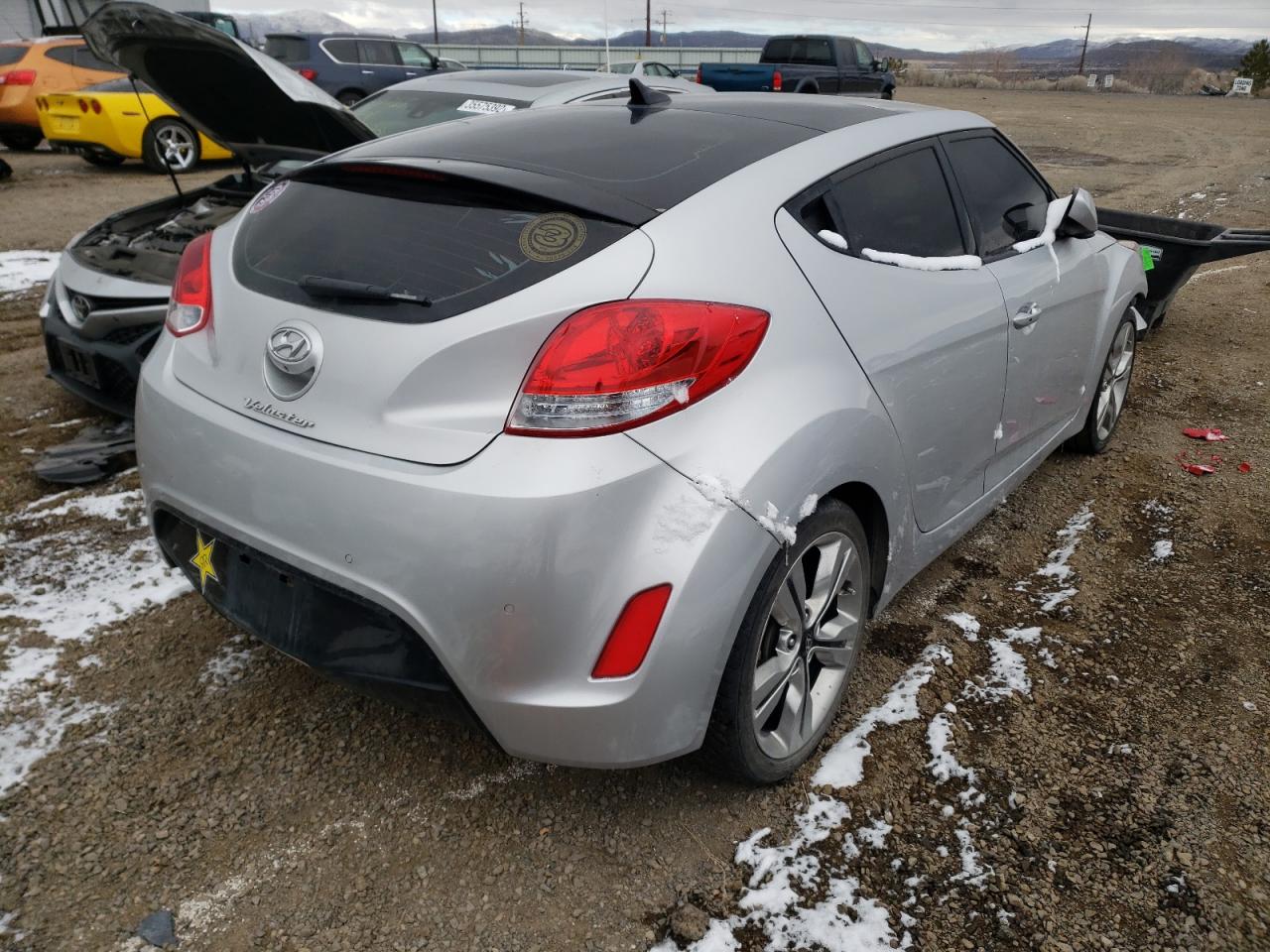 Photo 4 from auction – 2016 HYUNDAI VELOSTER with VIN KMHTC6AD3GU303412