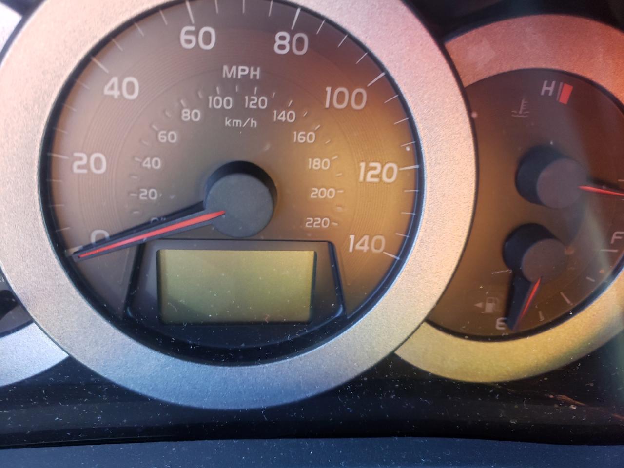 Photo 8 from auction – 2006 TOYOTA RAV4 LIMIT with VIN JTMBD31V066018707