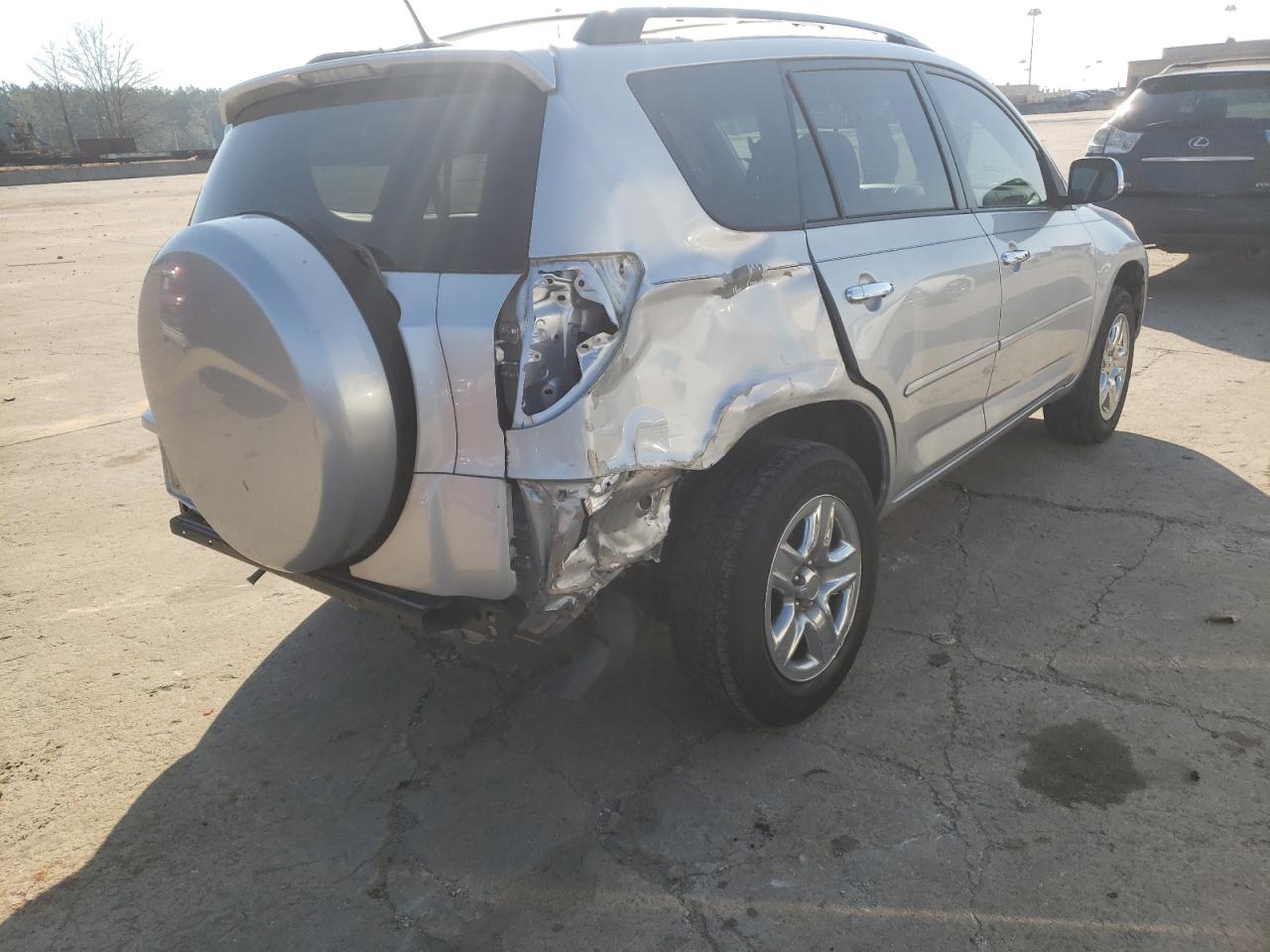Foto 4 de la subasta – 2011 TOYOTA RAV4 con VIN 2T3ZF4DV1BW099462