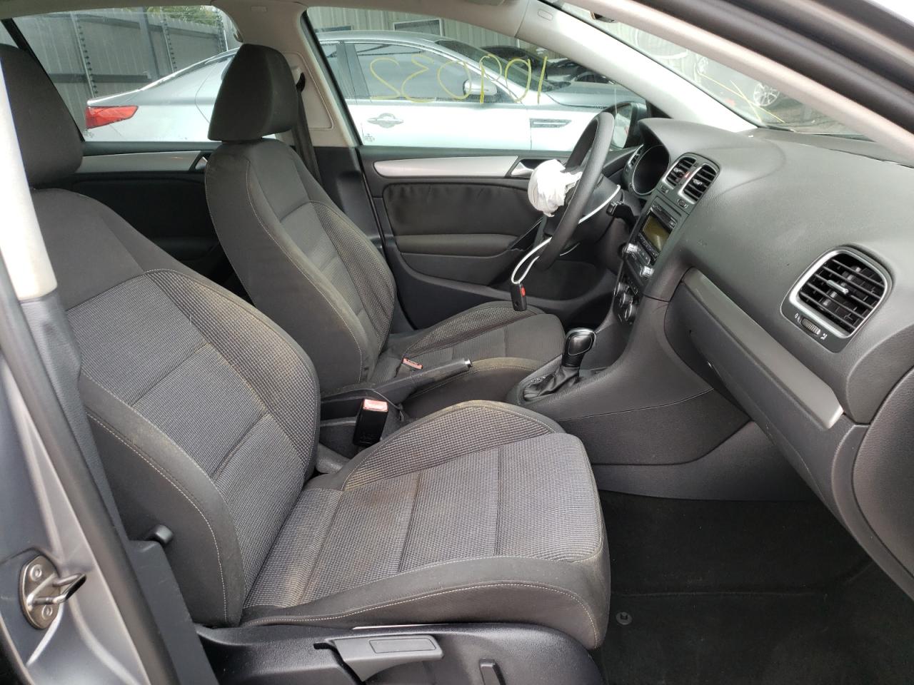 Photo 5 from auction – 2011 VOLKSWAGEN GOLF with VIN WVWDA7AJXBW182451