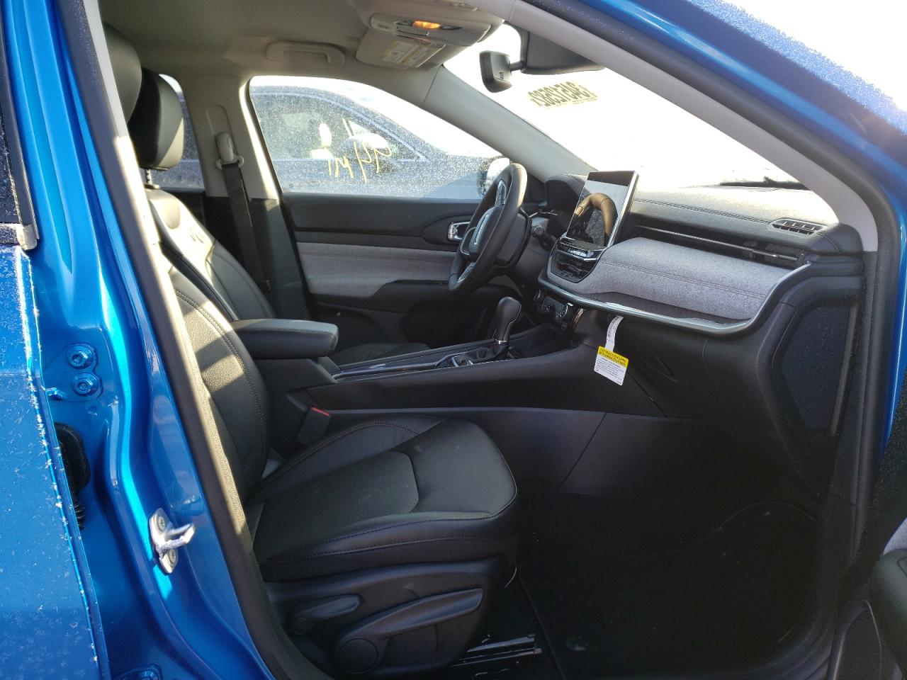 Photo 5 from auction – 2022 JEEP COMPASS AL with VIN 3C4NJDFB8NT126233