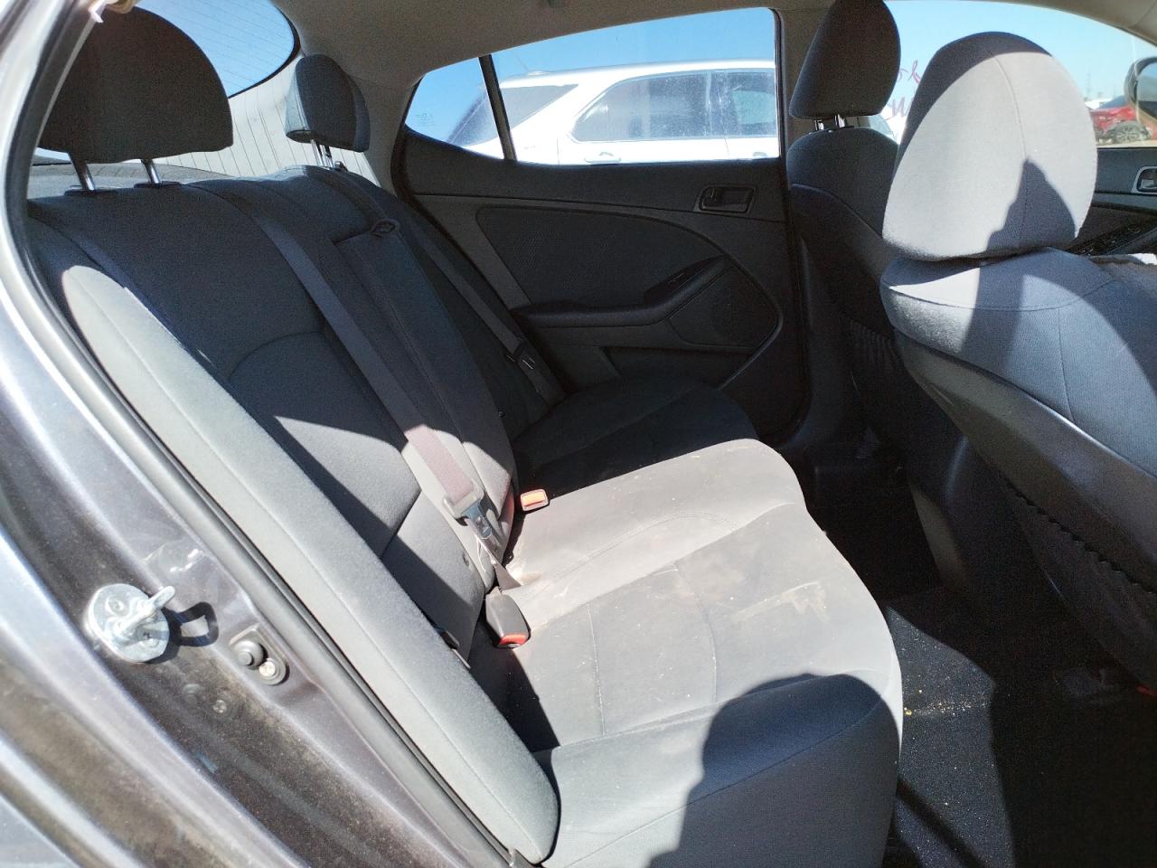 Photo 6 from auction – 2015 KIA OPTIMA LX with VIN KNAGM4A76F5640373