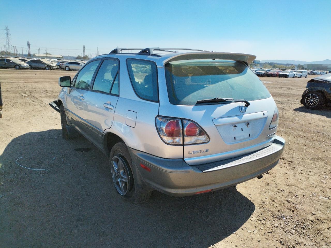 Photo 3 from auction – 2002 LEXUS RX 300 with VIN JTJGF10U220142050