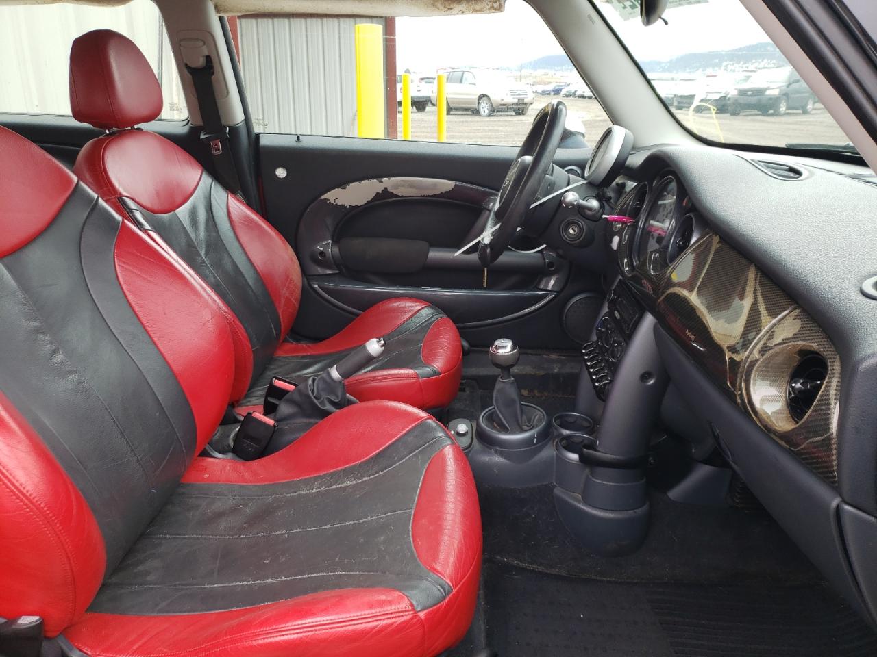 Photo 5 from auction – 2004 MINI COOPER S with VIN WMWRE33494TD86043