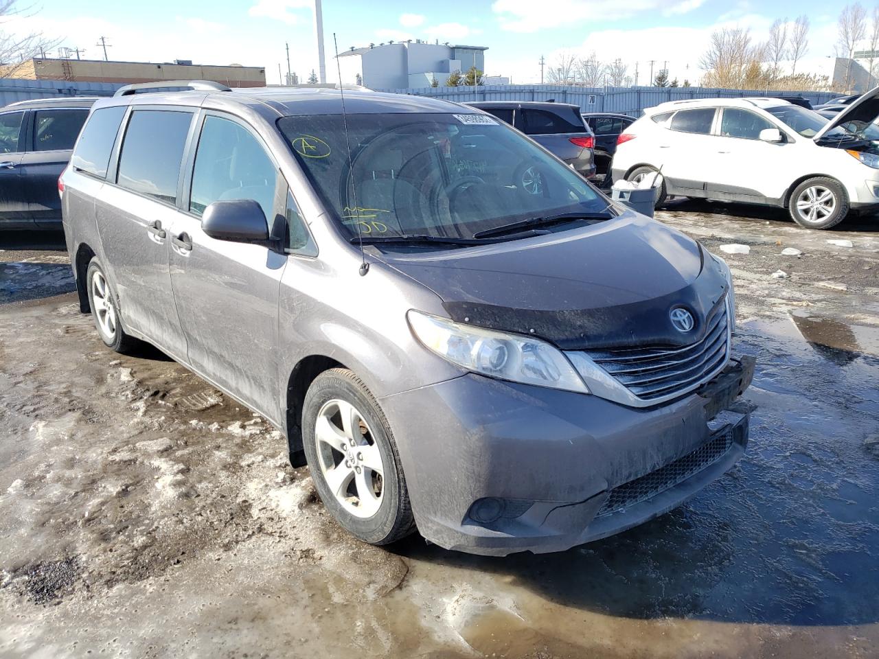 TOYOTA SIENNA 2011 with VIN 5TDZK3DC3BS027989 - Photo from auction