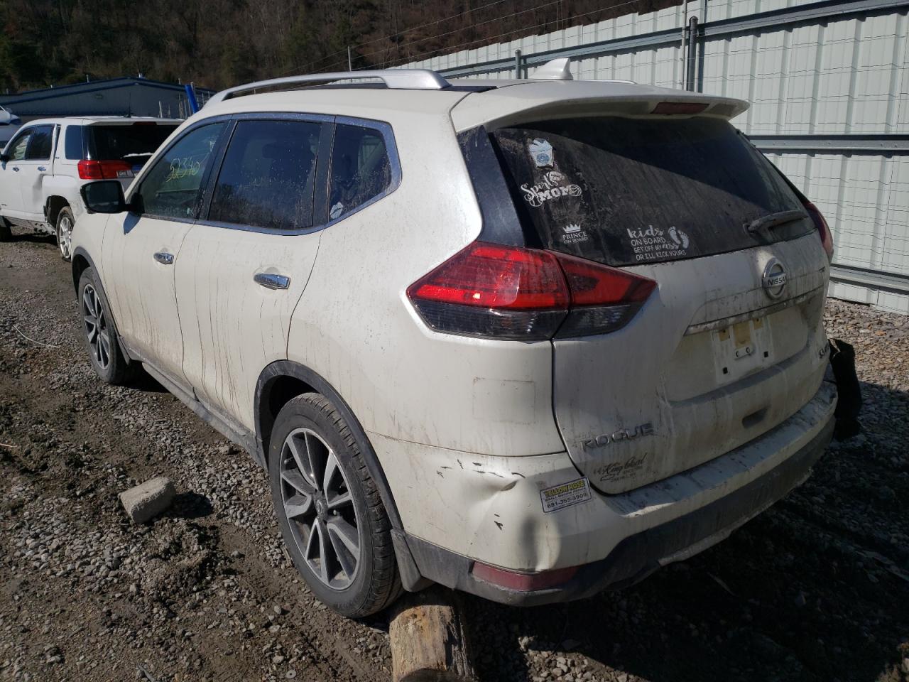 Photo 3 from auction – 2017 NISSAN ROGUE S with VIN JN8AT2MV2HW020602