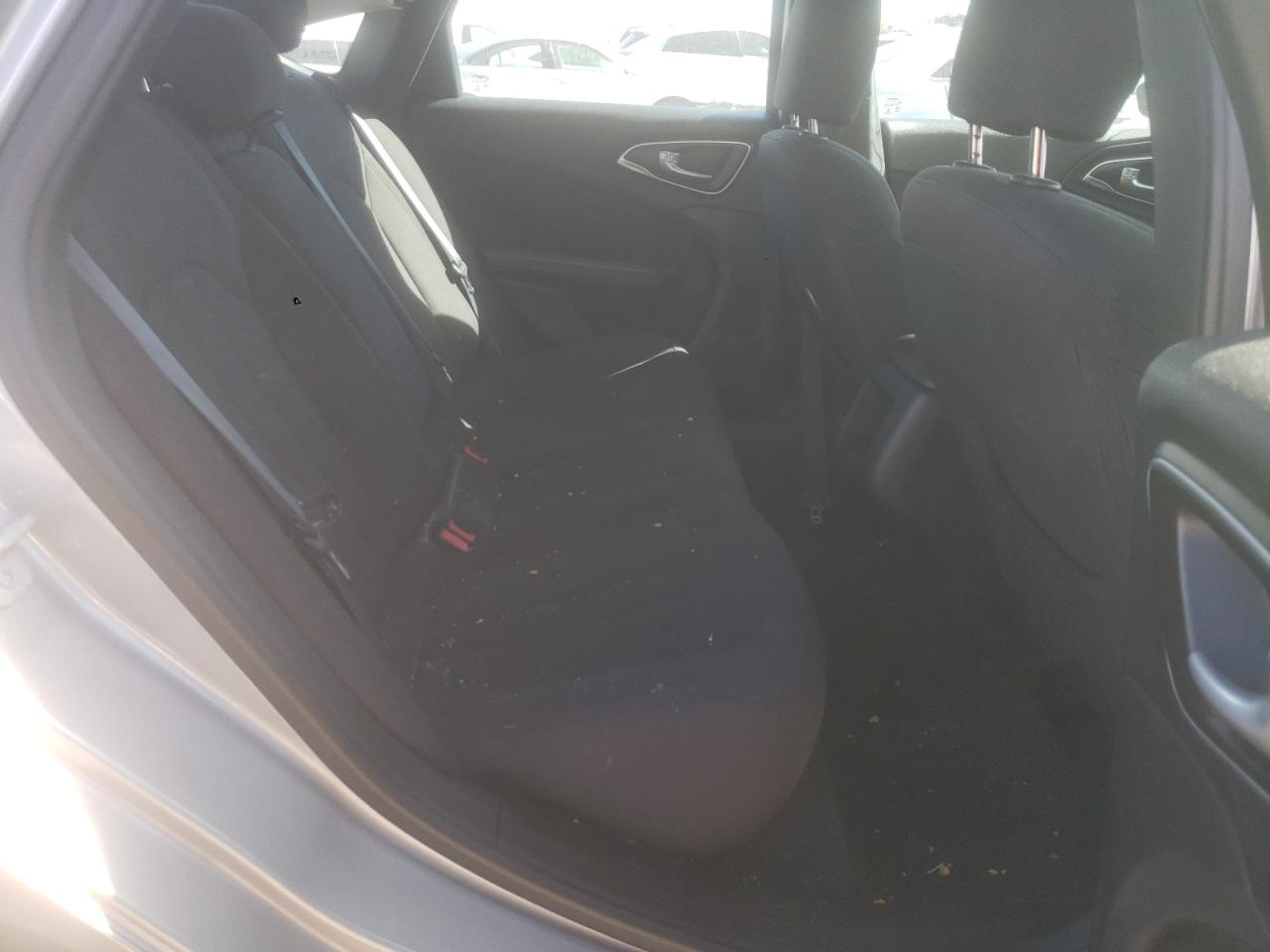 Photo 6 from auction – 2015 CHRYSLER 200 LIMITE with VIN 1C3CCCAB1FN702804