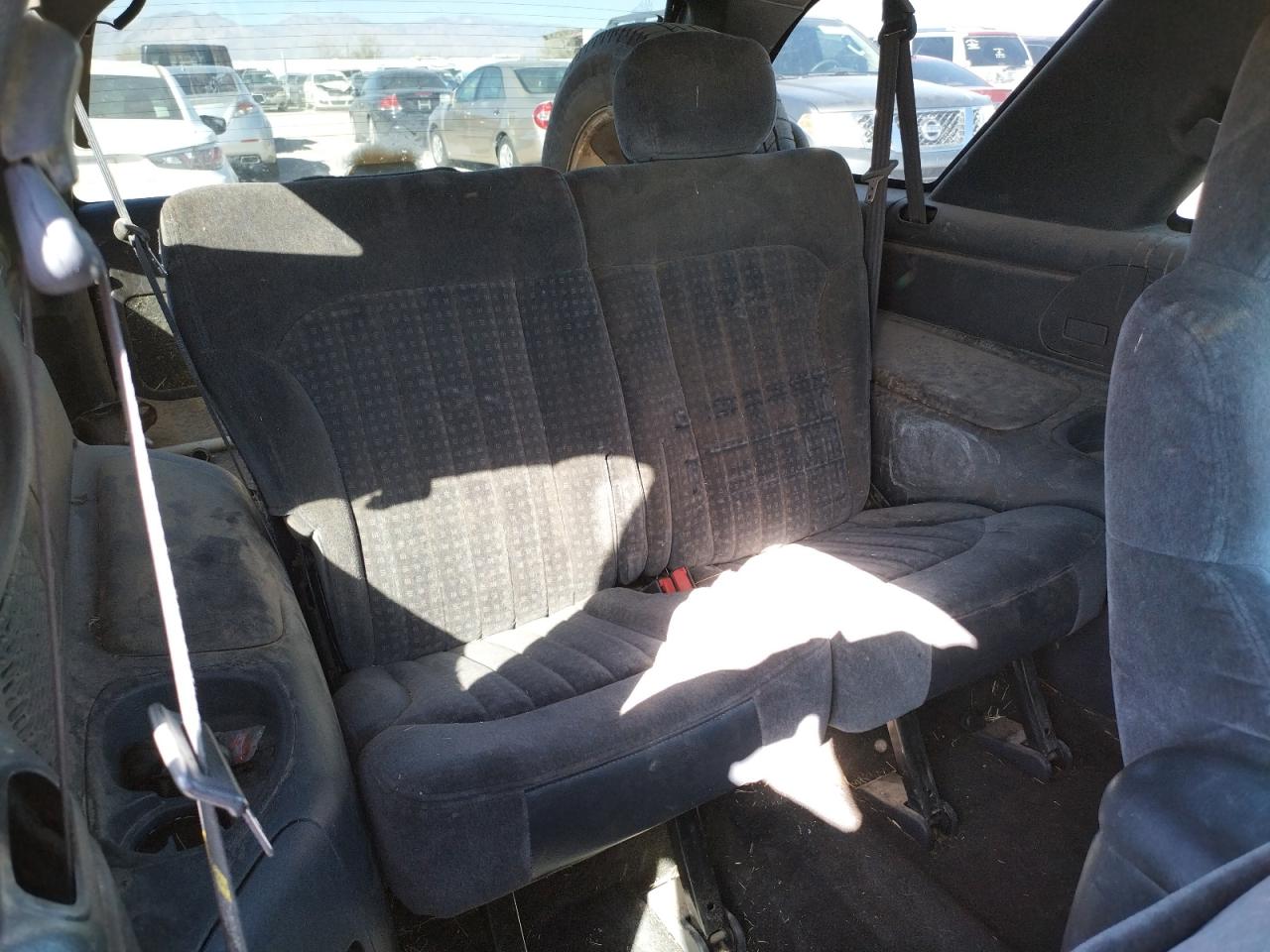 Фото 6 с аукциона – 2001 CHEVROLET BLAZER с VIN 1GNCS18W81K228749