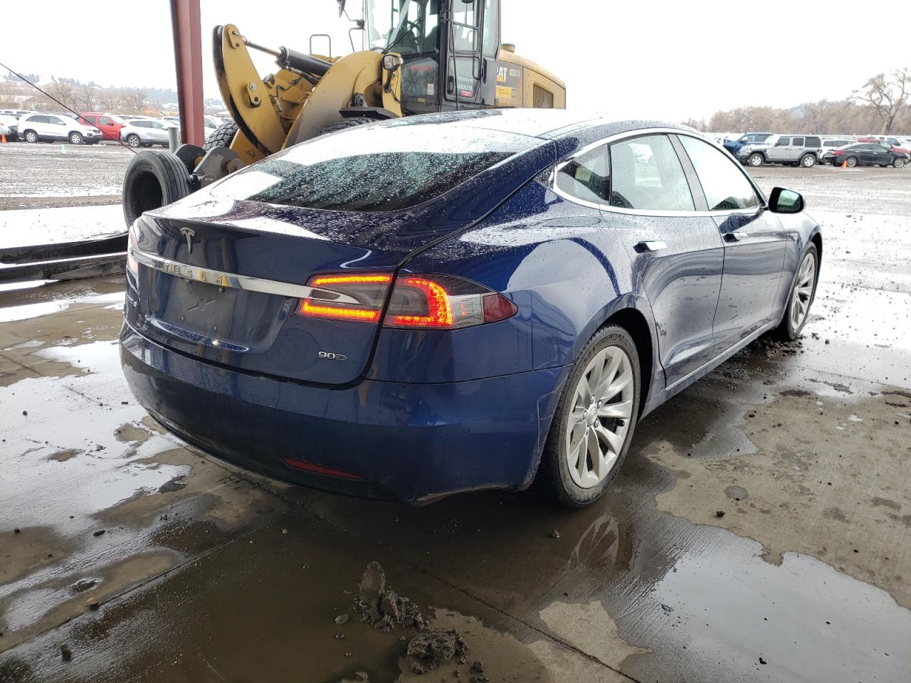 Photo 4 from auction – 2016 TESLA MODEL S with VIN 5YJSA1E25GF147500