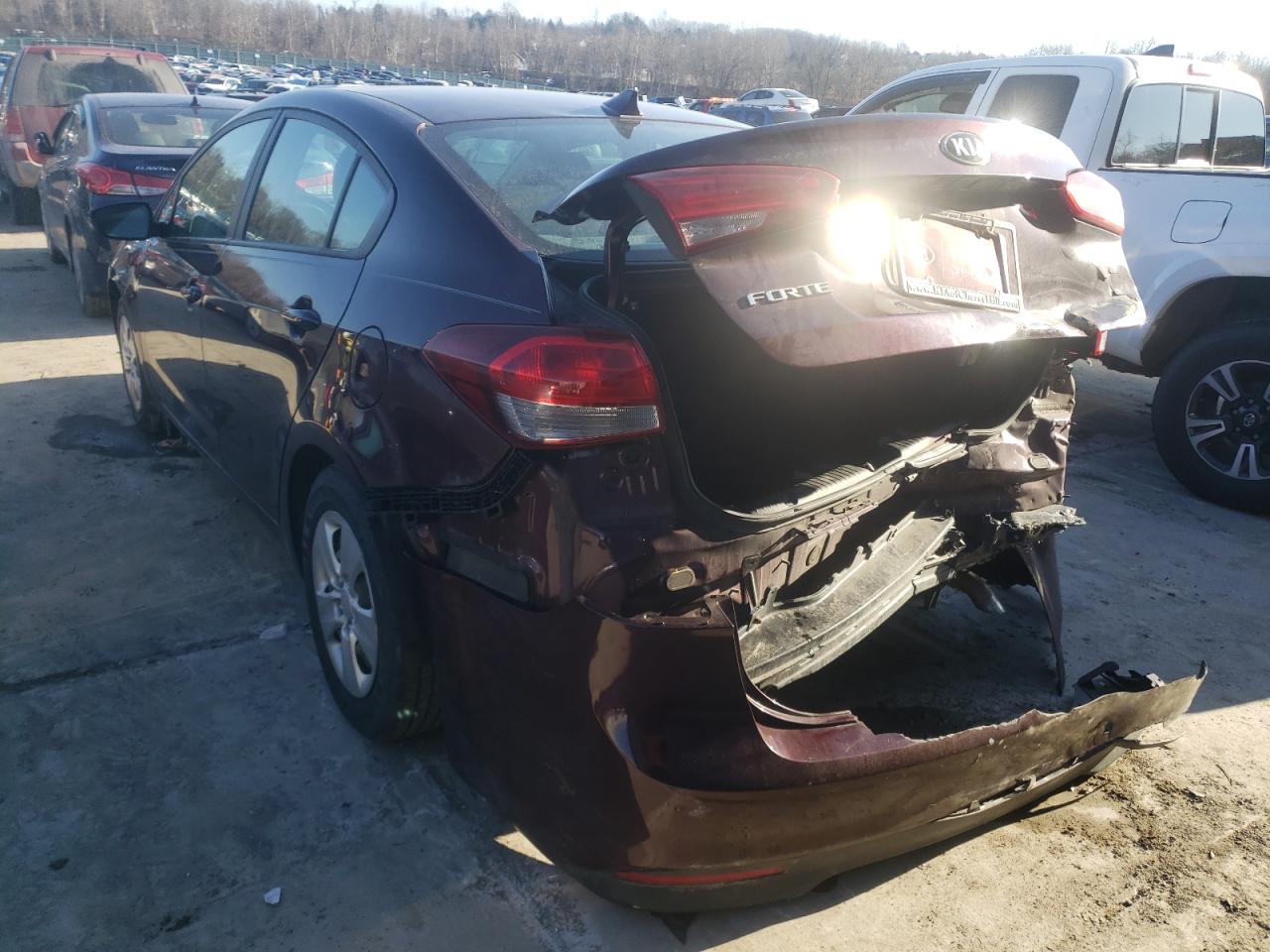 Photo 3 from auction – 2017 KIA FORTE LX with VIN 3KPFK4A71HE011230