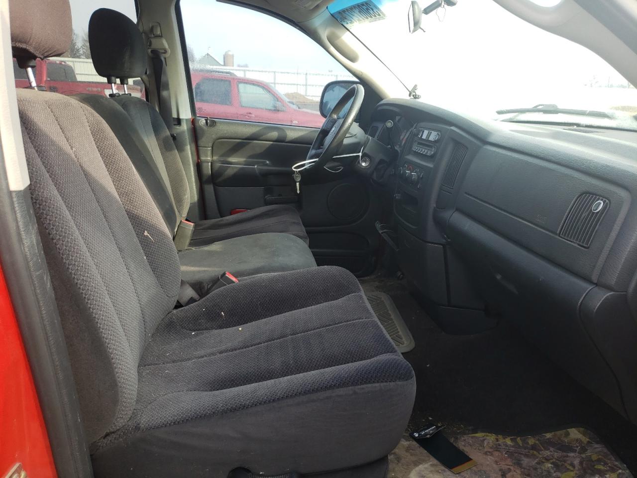 Photo 5 from auction – 2005 DODGE RAM 1500 S with VIN 1D7HU18DX5S216511