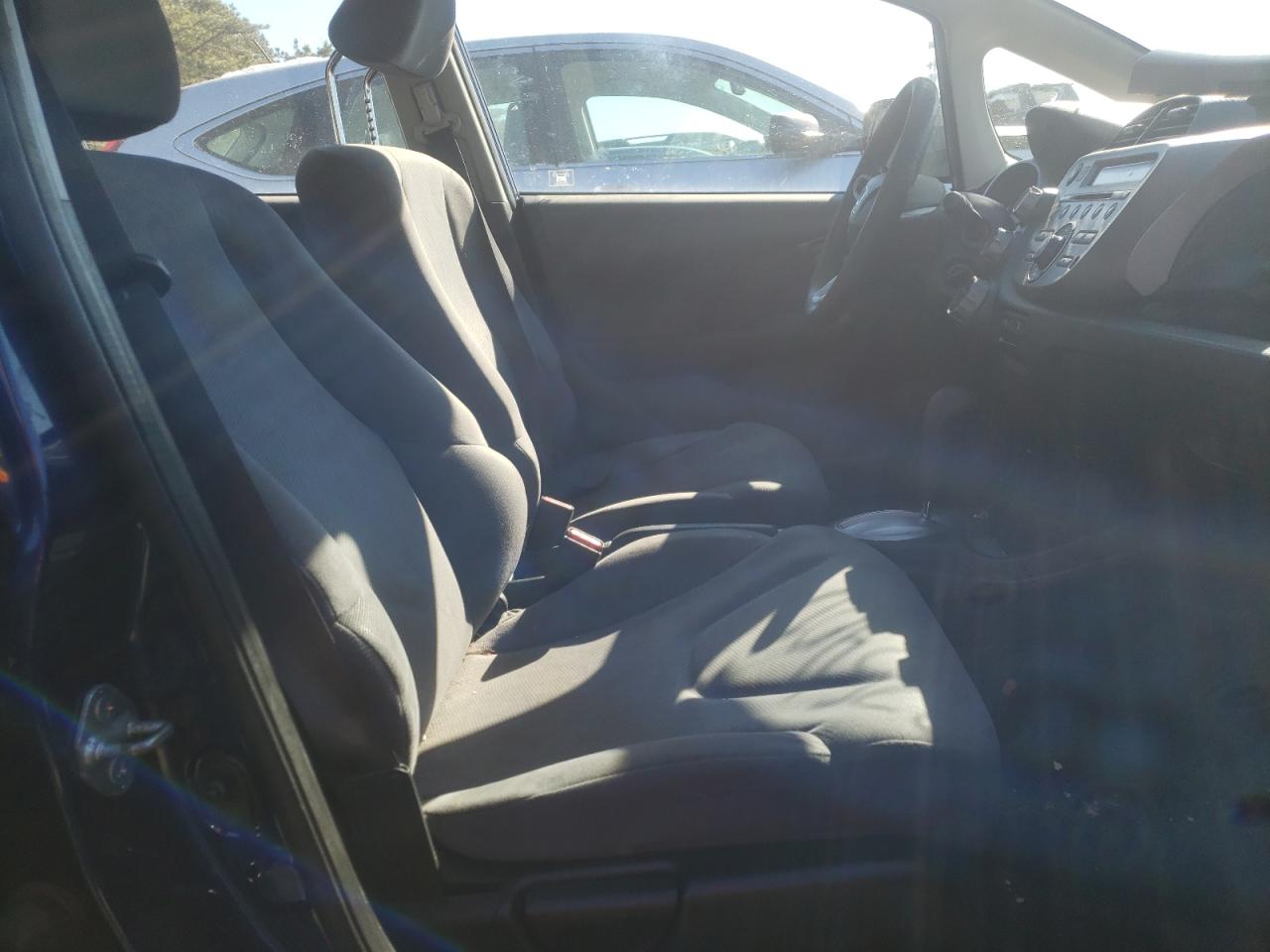 Photo 5 from auction – 2012 HONDA FIT with VIN JHMGE8H34CC035400