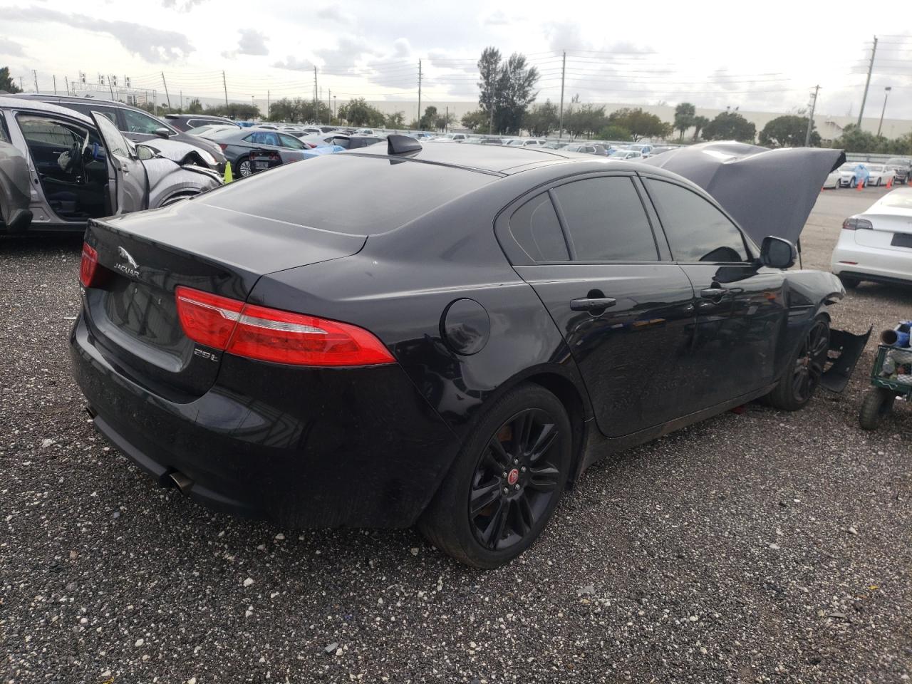 Photo 4 from auction – 2018 JAGUAR XE PRESTIG with VIN SAJAE4FX7JCP38493