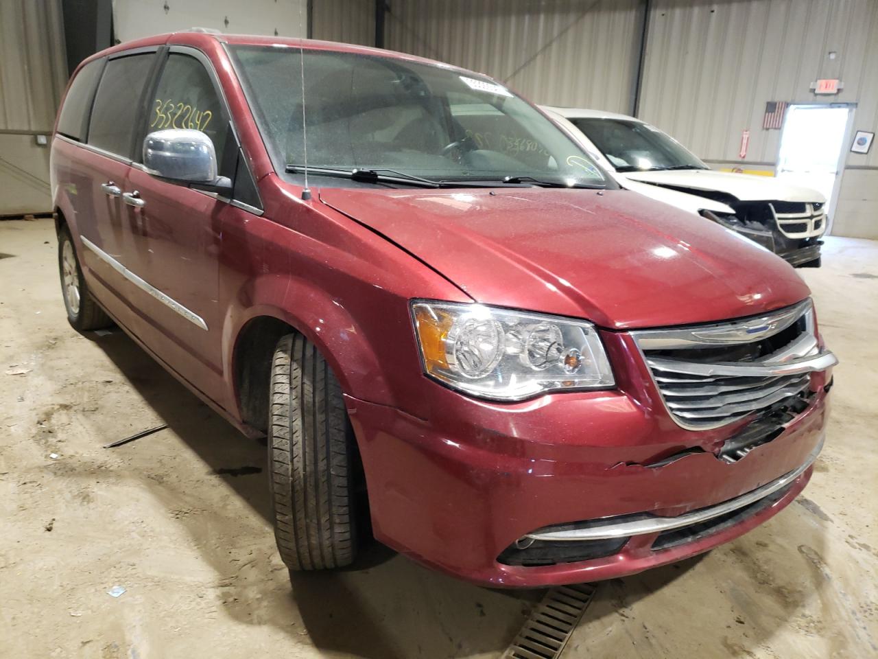 CHRYSLER TOWN & COU 2015 with VIN 2C4RC1BG8FR572009 - Photo from auction