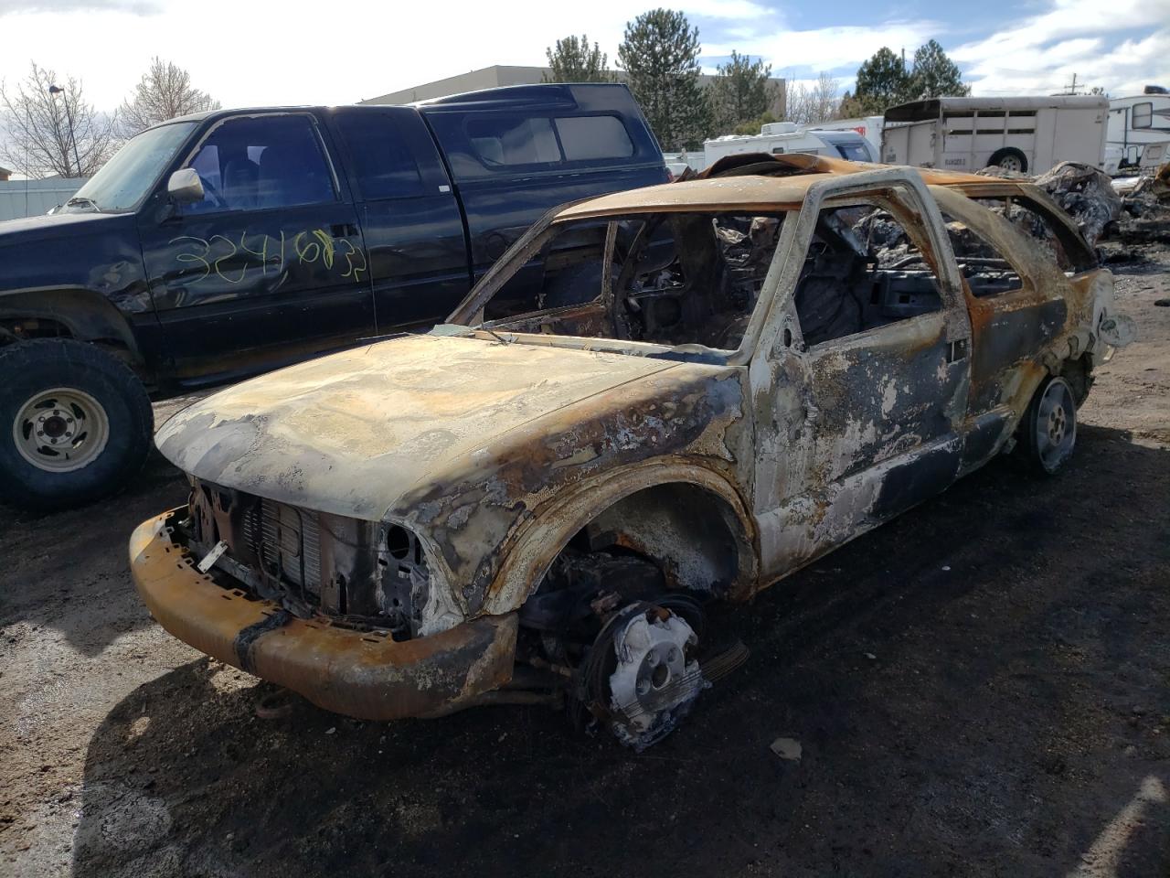 Photo 2 from auction – 1999 CHEVROLET BLAZER with VIN 1GNCT18W5XK226706