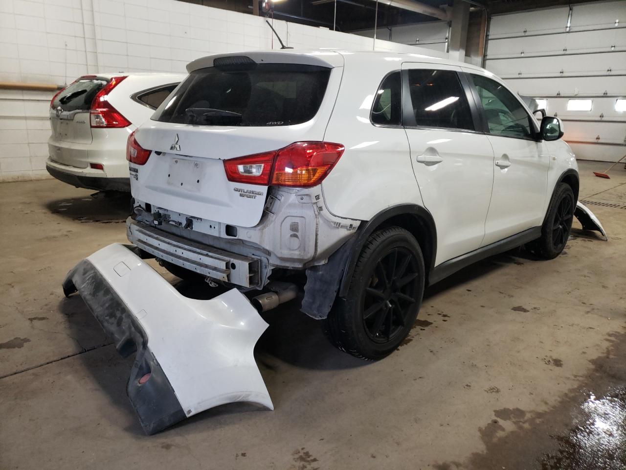 Photo 4 from auction – 2014 MITSUBISHI OUTLANDER with VIN 4A4AR4AU2EE022524