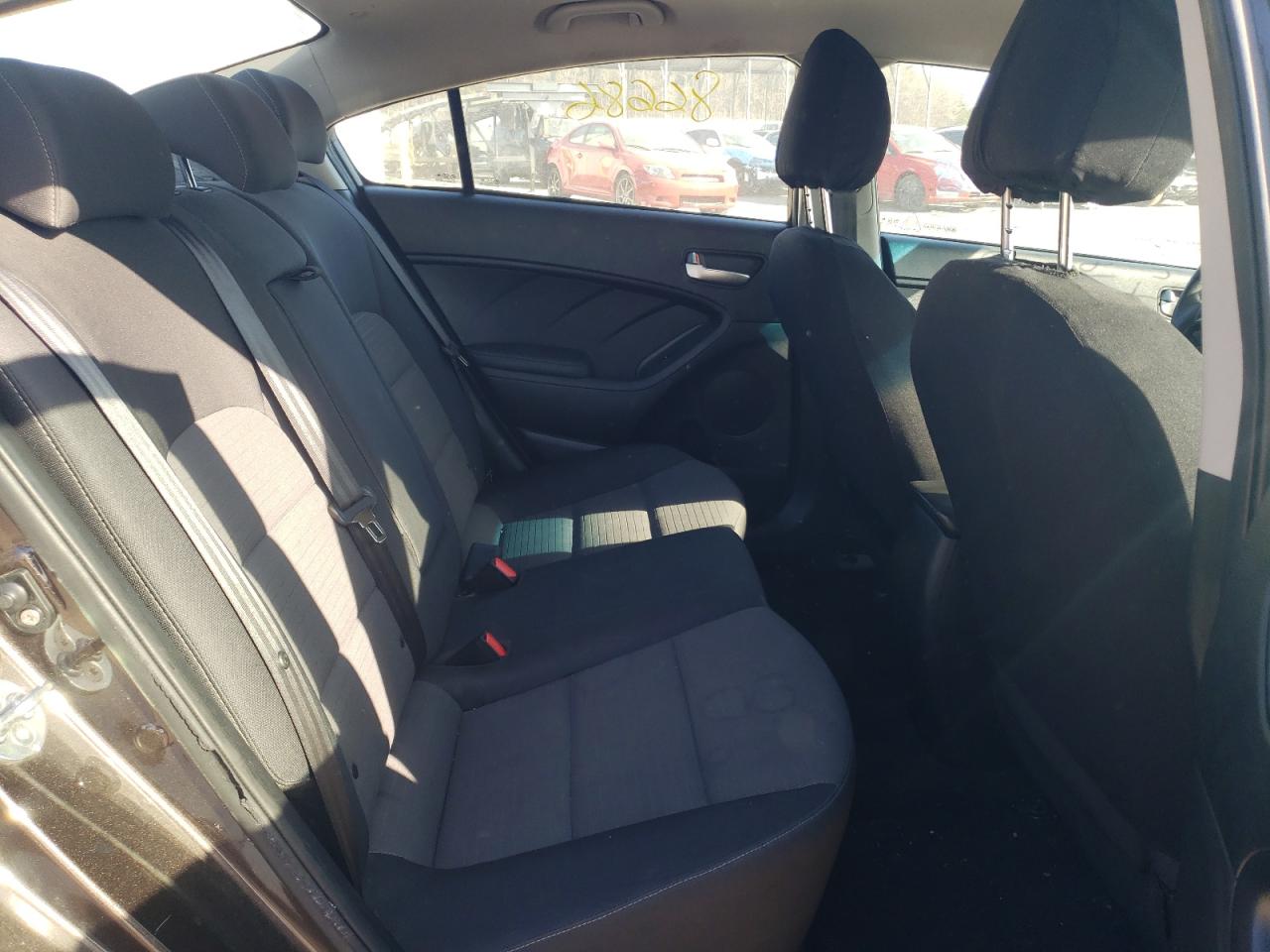 صورة رقم 6 من المزاد - 2017 KIA FORTE LX مع VIN 3KPFL4A78HE075598