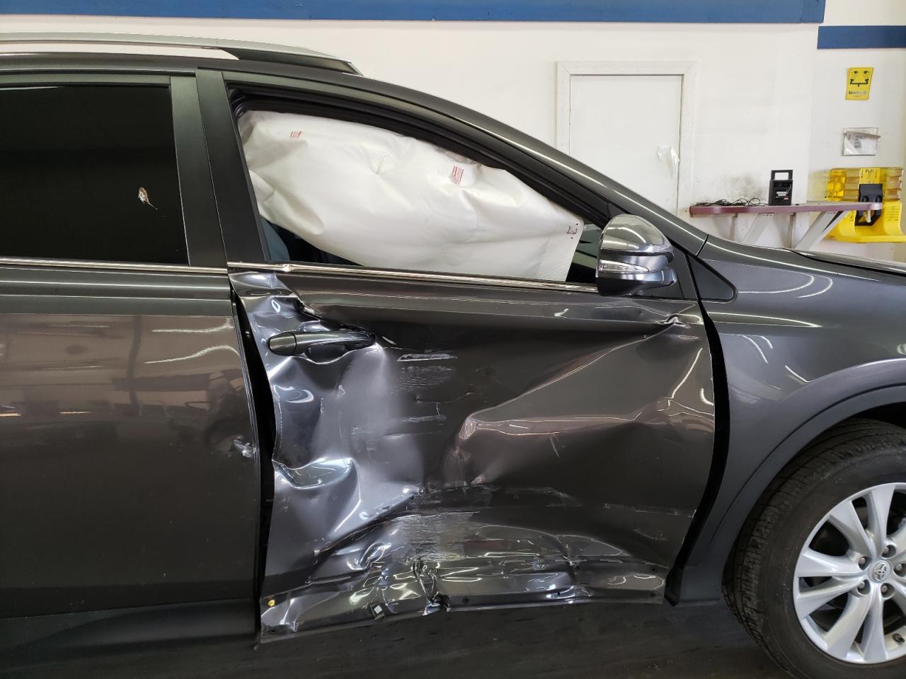 Photo 9 from auction – 2013 TOYOTA RAV4 LIMIT with VIN 2T3DFREV4DW068716