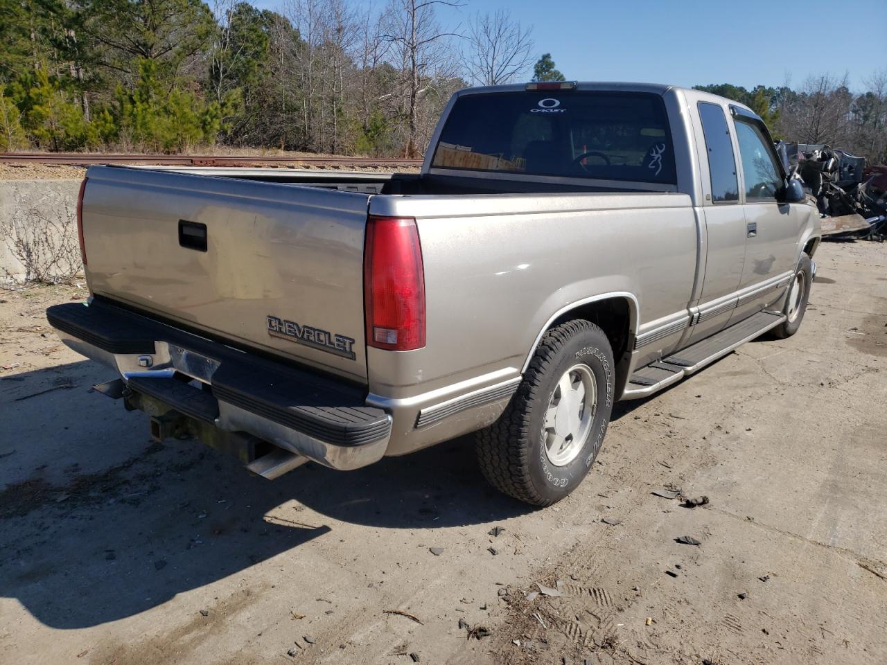 Photo 4 from auction – 1998 CHEVROLET GMT-400 C1 with VIN 2GCEC19R6W1120693