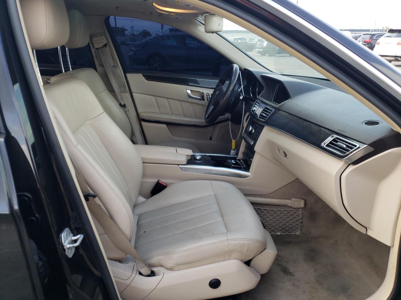 Photo 5 from auction – 2014 MERCEDES-BENZ E 350 with VIN WDDHF5KB3EA813790