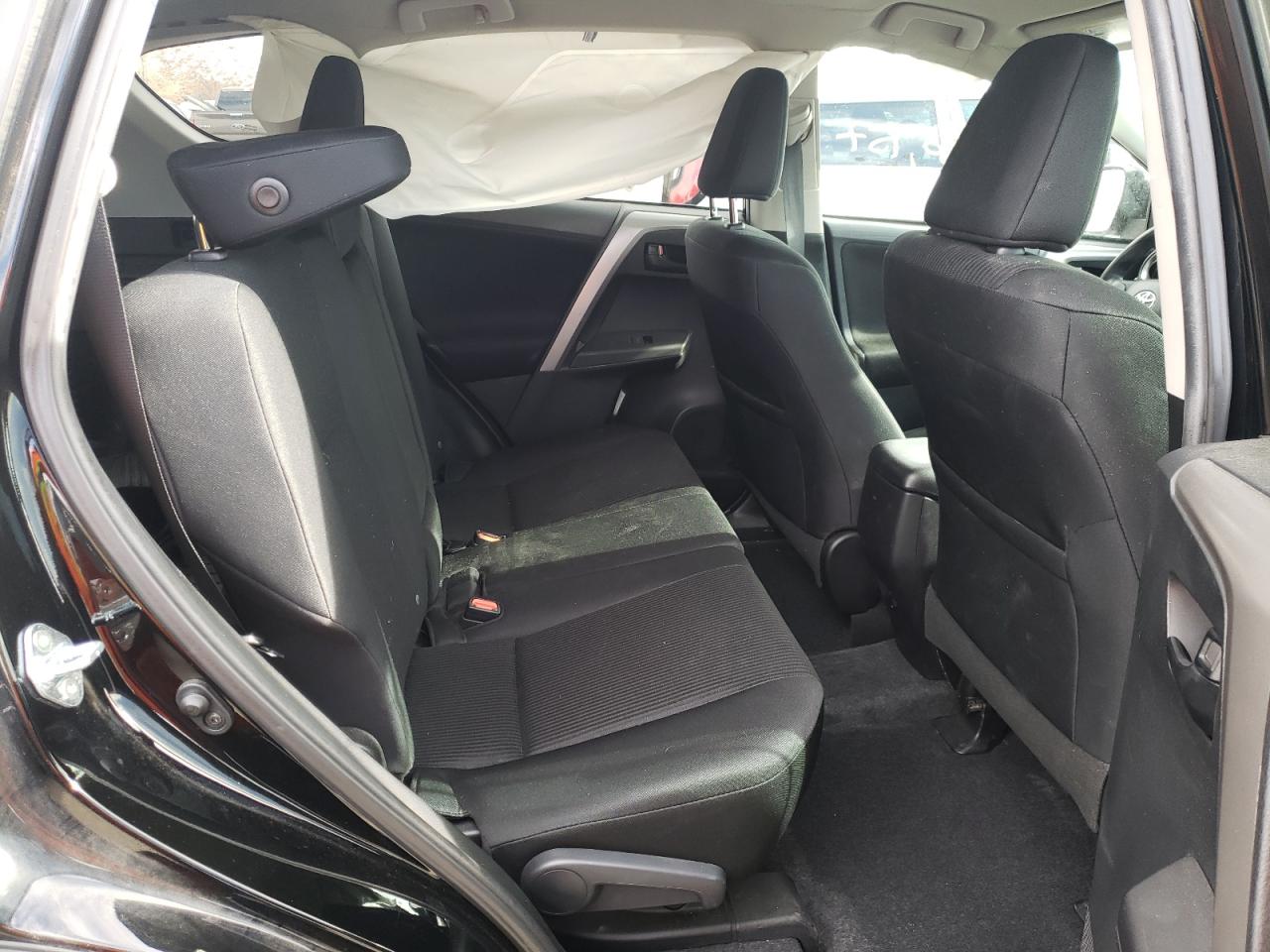 Photo 6 from auction – 2017 TOYOTA RAV4 LE with VIN 2T3BFREV8HW586633