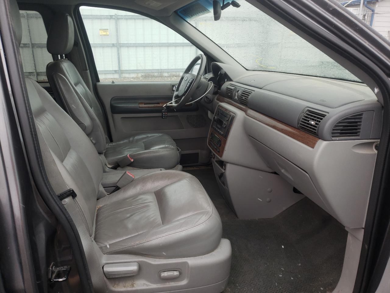 Photo 5 from auction – 2005 FORD FREESTAR L with VIN 2FMZA58255BA46979