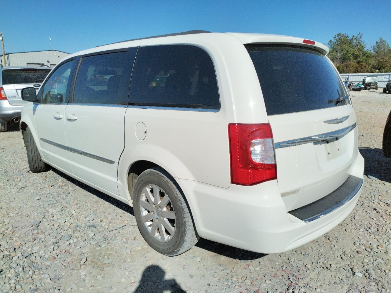 Photo 3 from auction – 2013 CHRYSLER TOWN & COU with VIN 2C4RC1BG5DR510709