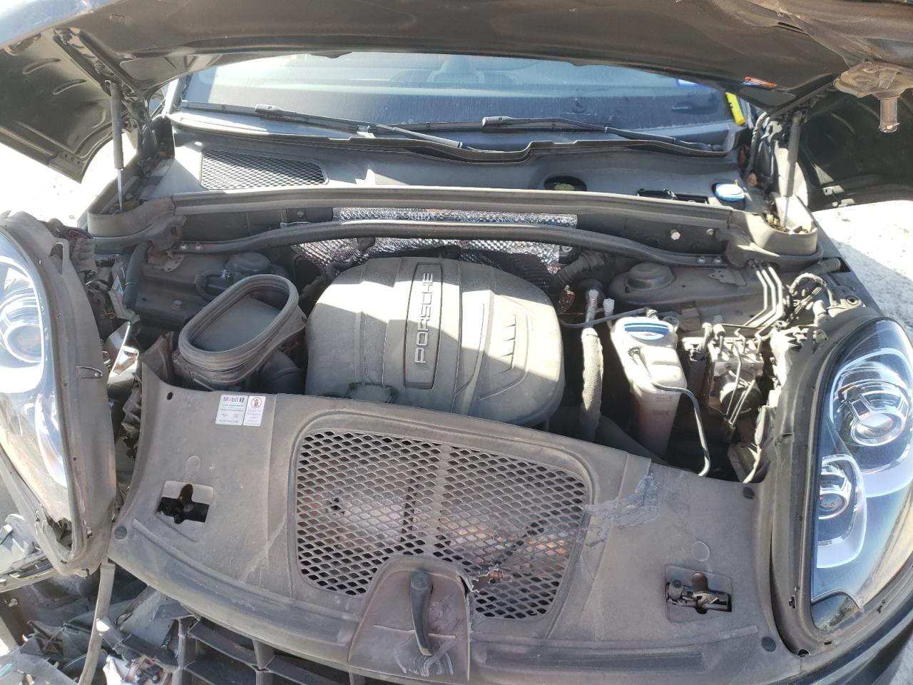 Photo 7 from auction – 2018 PORSCHE MACAN with VIN WP1AA2A52JLB09405
