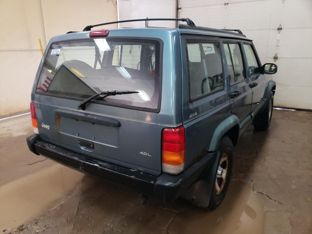 Photo 4 from auction – 1998 JEEP CHEROKEE S with VIN 1J4FJ68S0WL253000