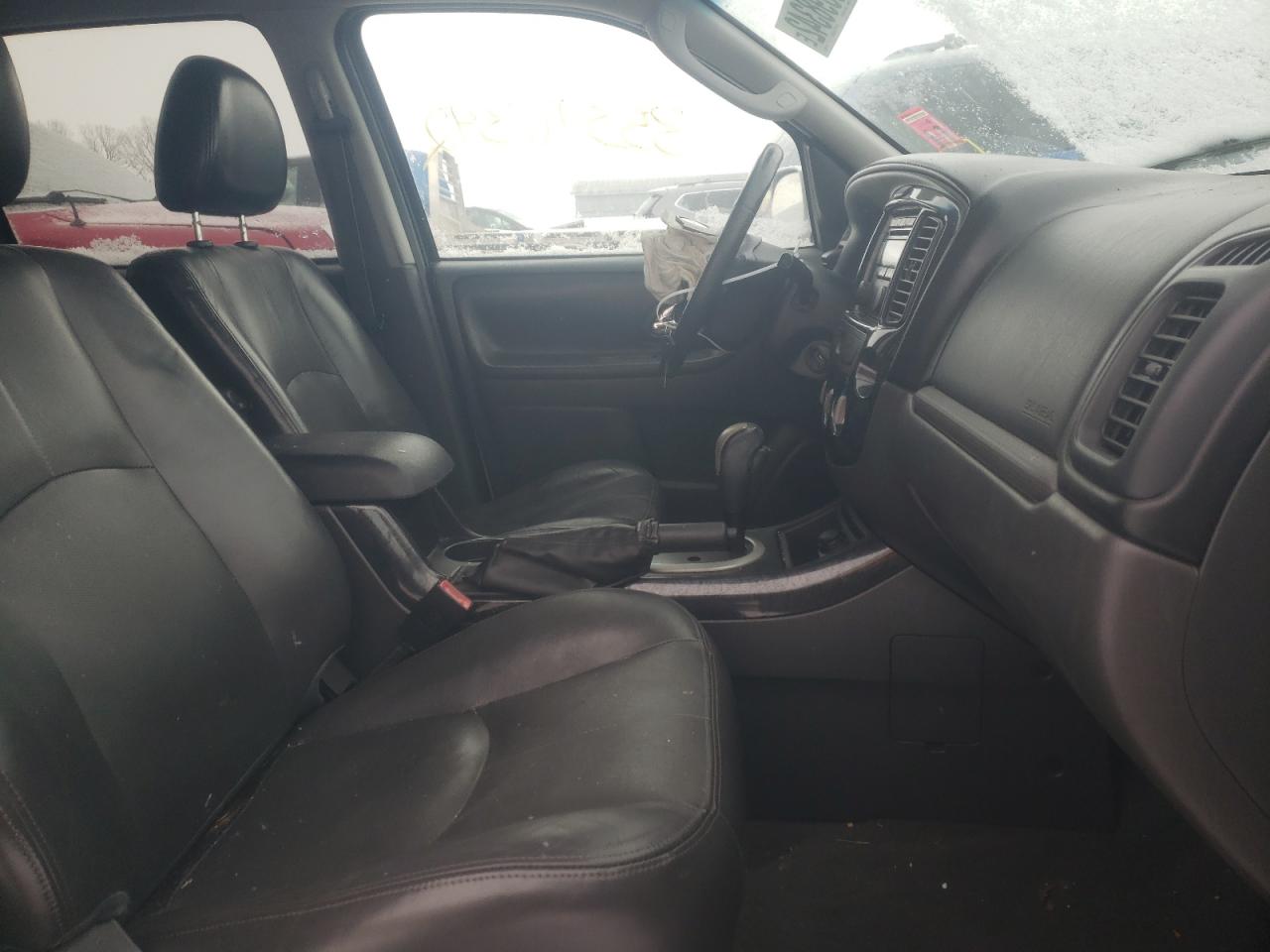 Photo 5 from auction – 2006 MAZDA TRIBUTE S with VIN 4F2CZ06116KM10161