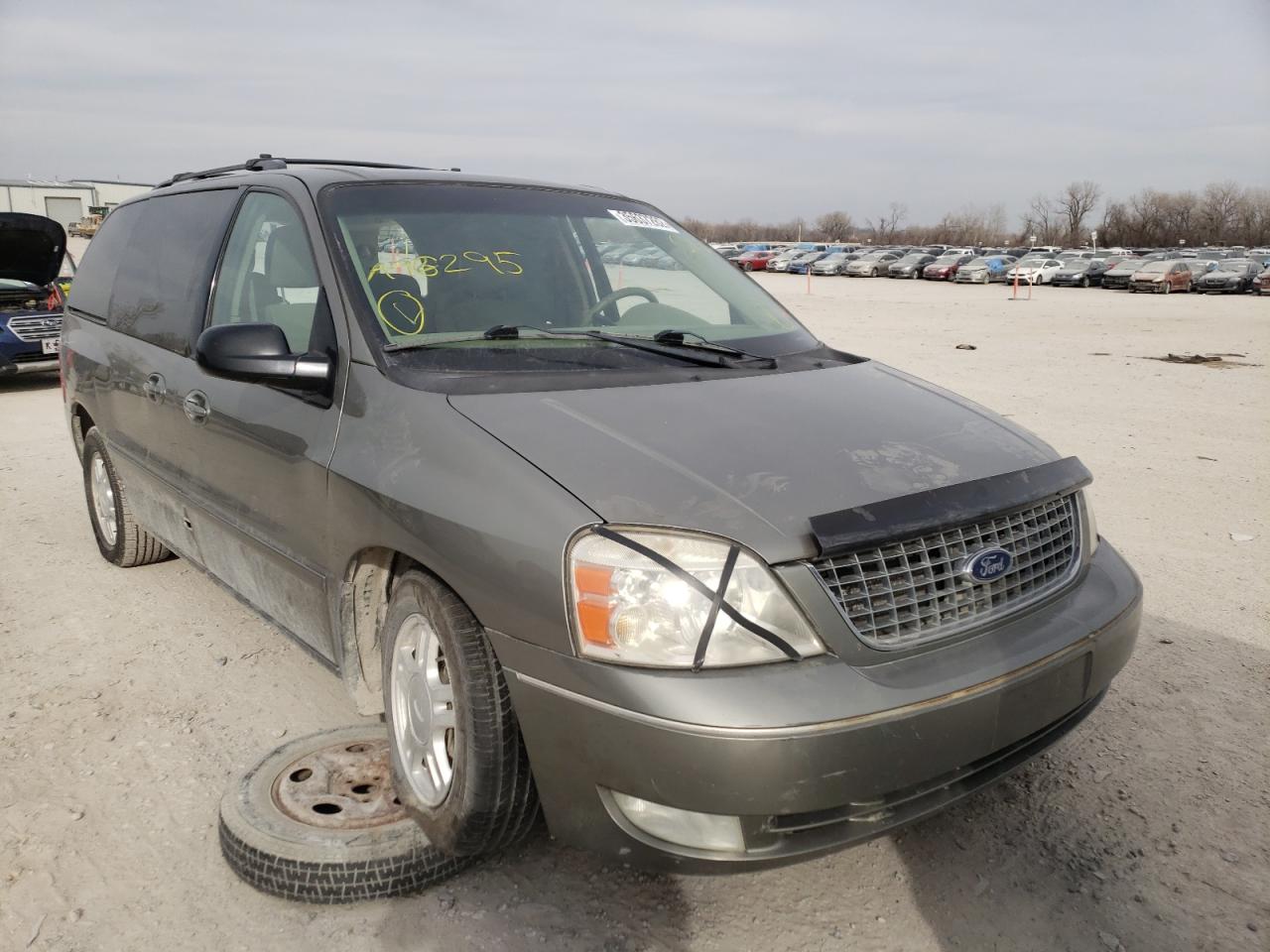 FORD FREESTAR S 2004 with VIN 2FMZA52264BA96295 - Photo from auction