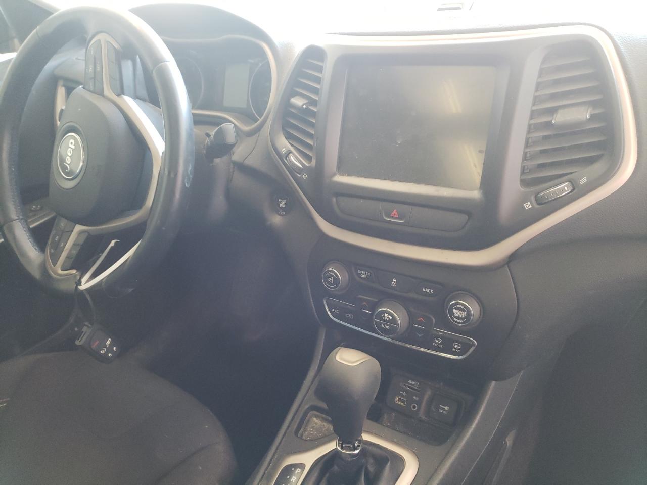 Photo 9 from auction – 2017 JEEP CHEROKEE L with VIN 1C4PJLCB6HW510310