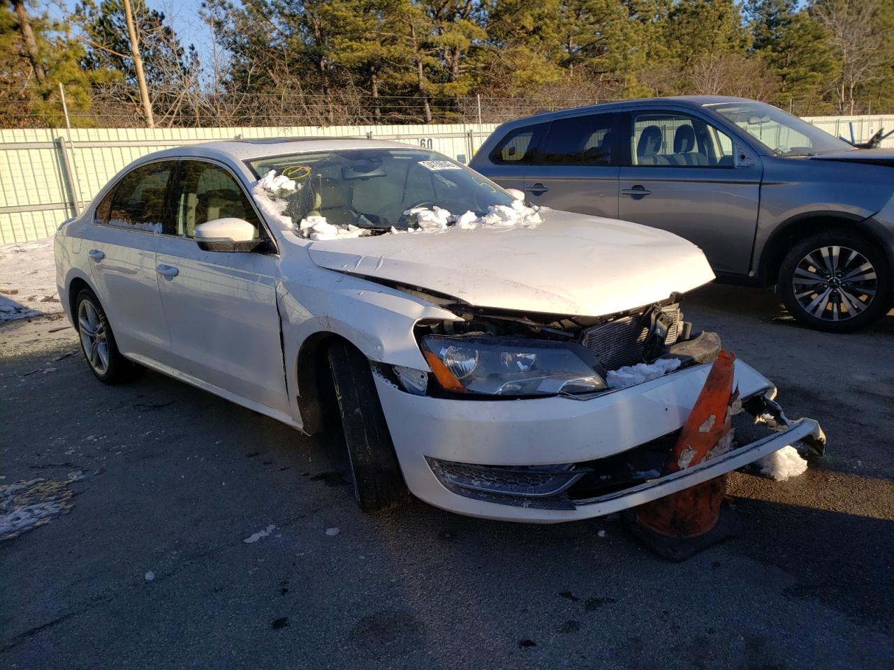 VOLKSWAGEN PASSAT SE 2014 with VIN 1VWBP7A38EC001440 - Photo from auction