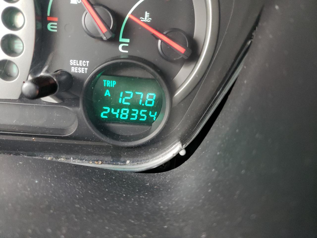 Photo 8 from auction – 2005 HONDA PILOT EXL with VIN 2HKYF18695H530929