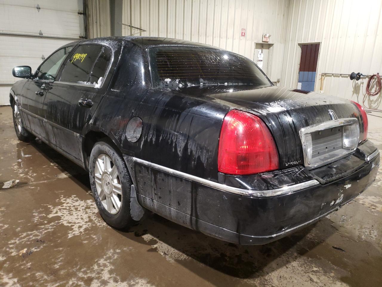Photo 3 from auction – 2011 LINCOLN TOWN CAR S with VIN 2LNBL8FV8BX758914