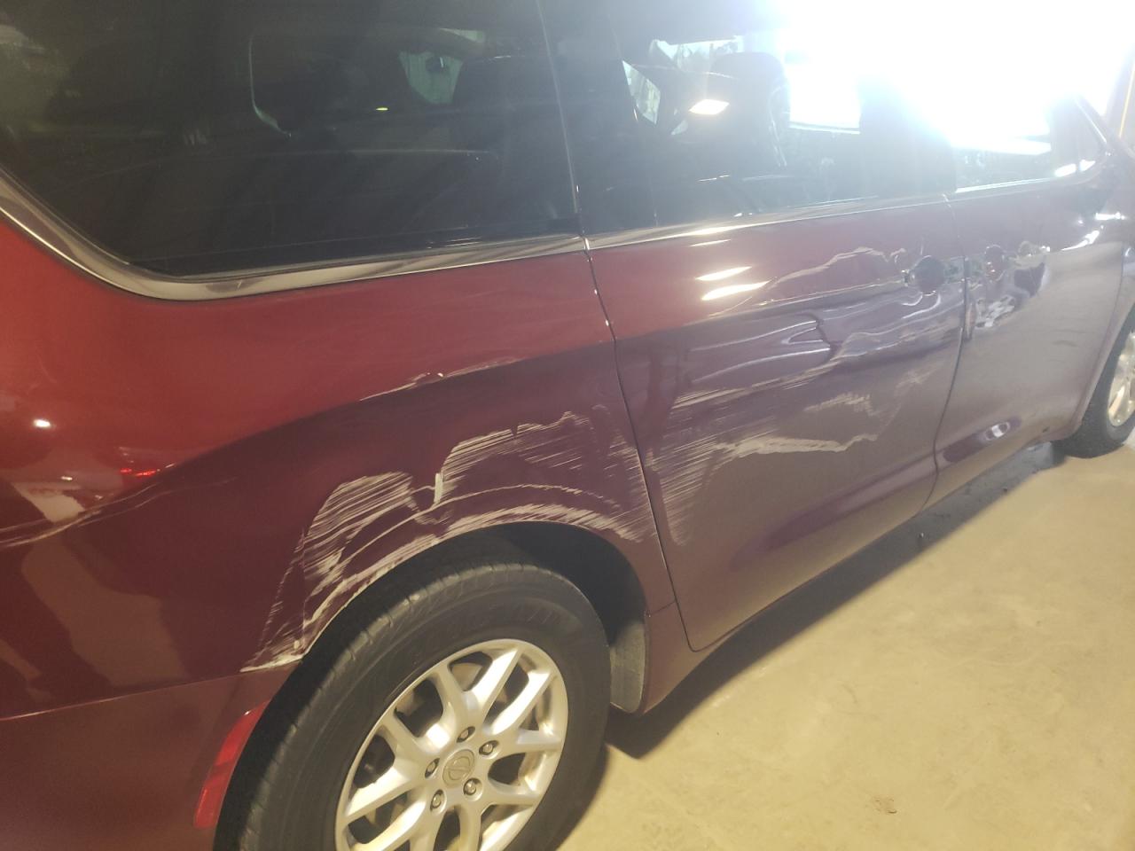 Photo 9 from auction – 2018 CHRYSLER PACIFICA T with VIN 2C4RC1DG8JR148559