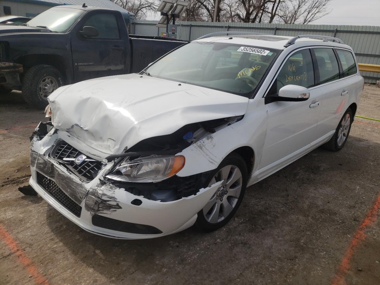 Photo 2 from auction – 2008 VOLVO V70 3.2 with VIN YV1BW982281045653