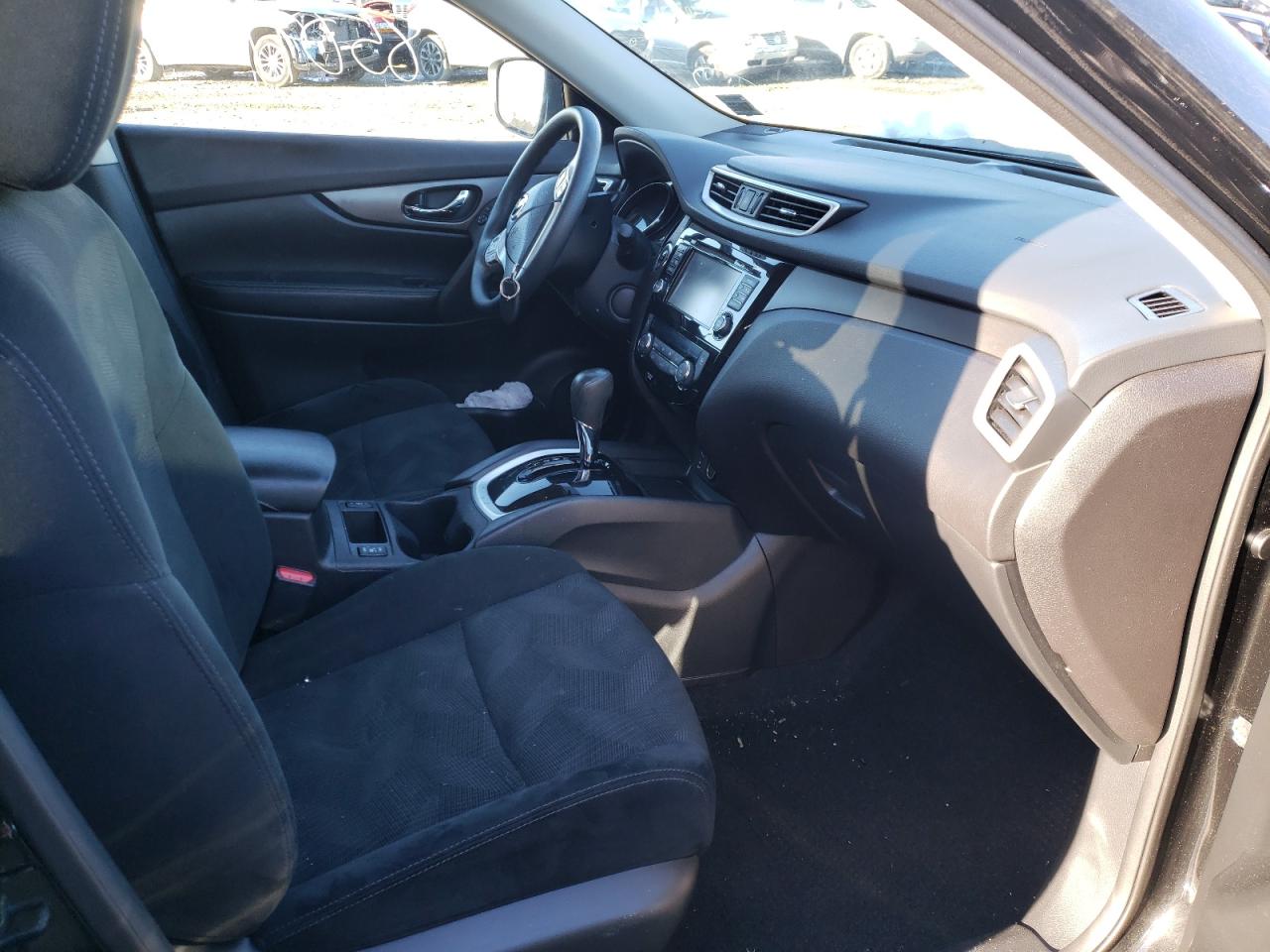 Photo 5 from auction – 2016 NISSAN ROGUE S with VIN 5N1AT2MV2GC862153