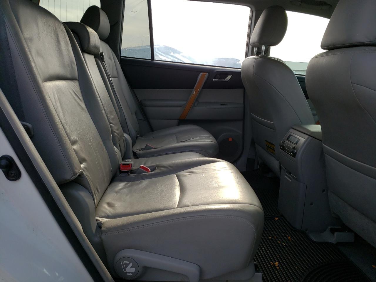 Photo 6 from auction – 2009 TOYOTA HIGHLANDER with VIN JTEEW44A392030802