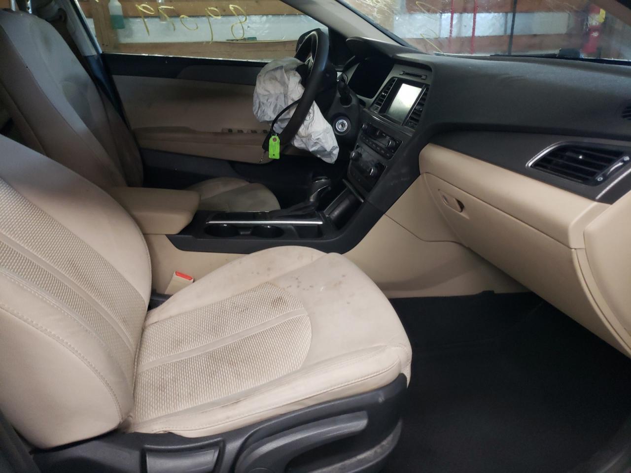 Photo 5 from auction – 2016 HYUNDAI SONATA SE with VIN 5NPE24AF9GH278600