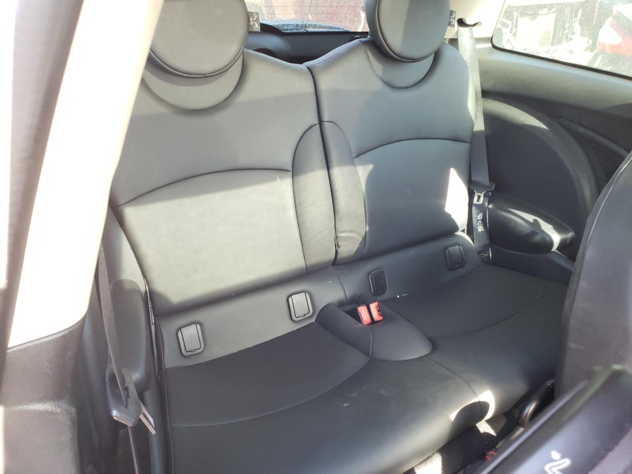 Photo 6 from auction – 2011 MINI COOPER with VIN WMWSU3C58BT098439