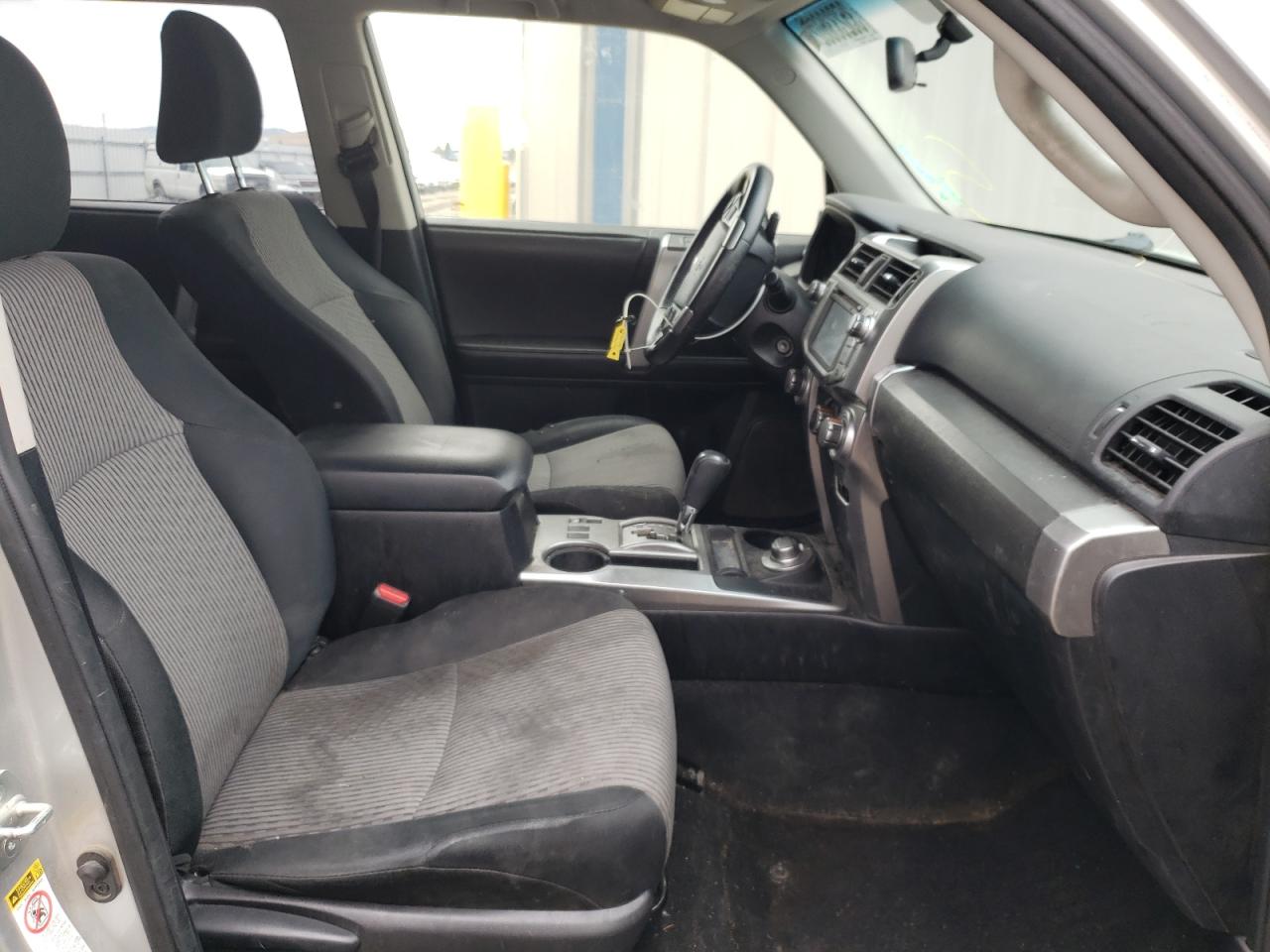 Photo 5 from auction – 2014 TOYOTA 4RUNNER SR with VIN JTEBU5JR8E5171219