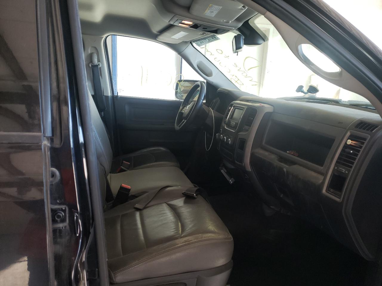 Photo 5 from auction – 2015 RAM 1500 ST with VIN 3C6RR7KT6FG676588