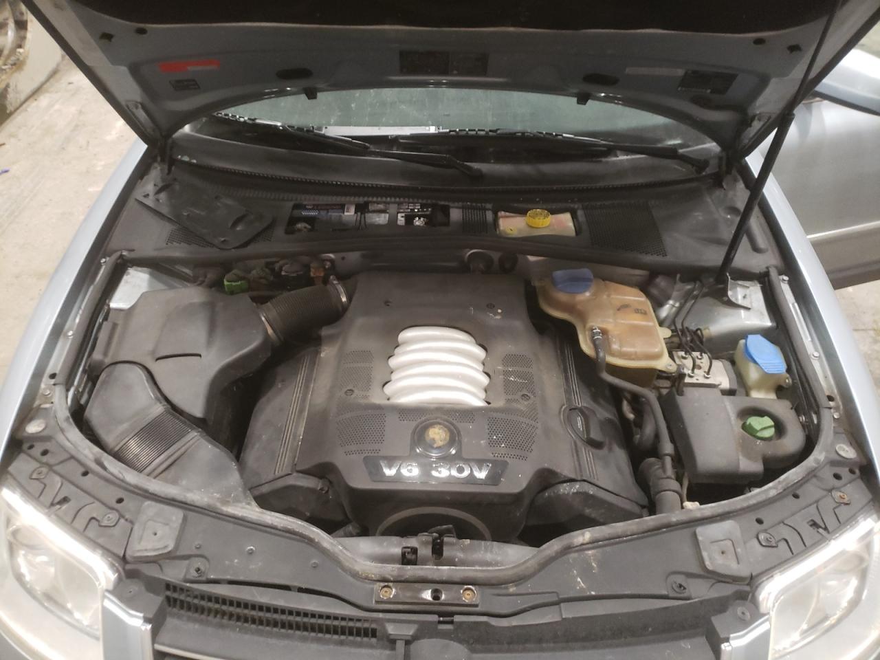 Photo 7 from auction – 2002 VOLKSWAGEN PASSAT GLX with VIN WVWTH63BX2P129444