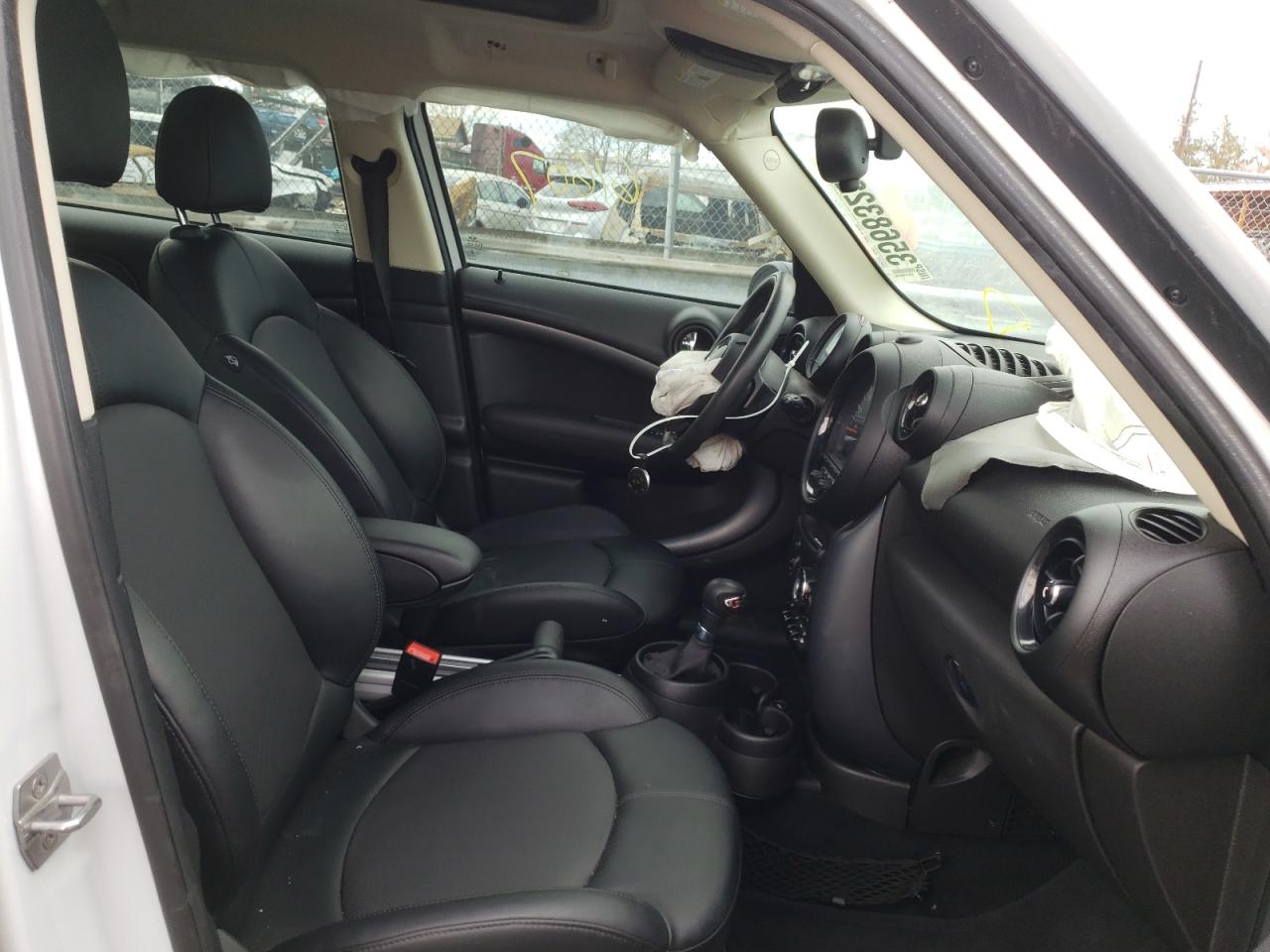 Photo 5 from auction – 2015 MINI COOPER S C with VIN WMWZC5C55FWP46658