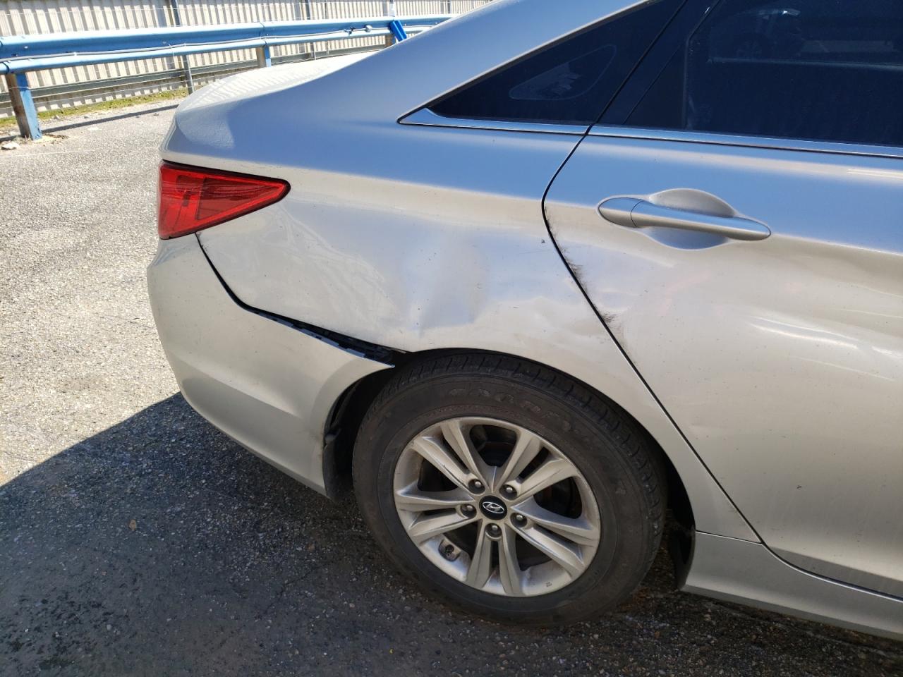Photo 10 from auction – 2013 HYUNDAI SONATA GLS with VIN 5NPEB4AC1DH786089